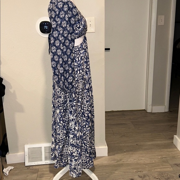 Abercrombie & Fitch Navy and White Dress Long-sleeve Plunge Cutout Maxi Dress XS - Picture 5 of 13